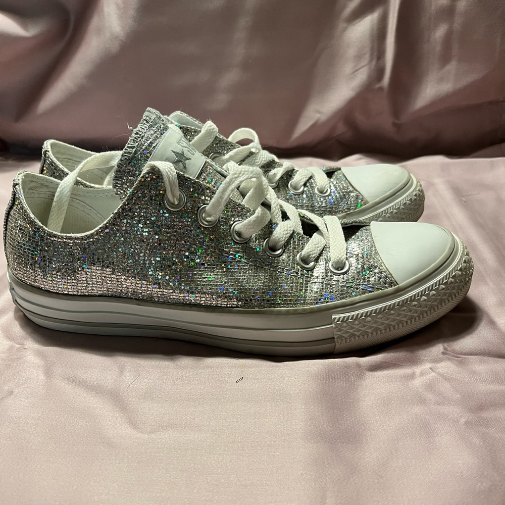 Converse Lo-Top Sneakers Silver Glitter Women’s Size 8 (514291F) - Picture 2 of 6